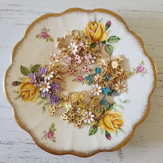 Giraffe (blue) and Flower - Zipper Charm