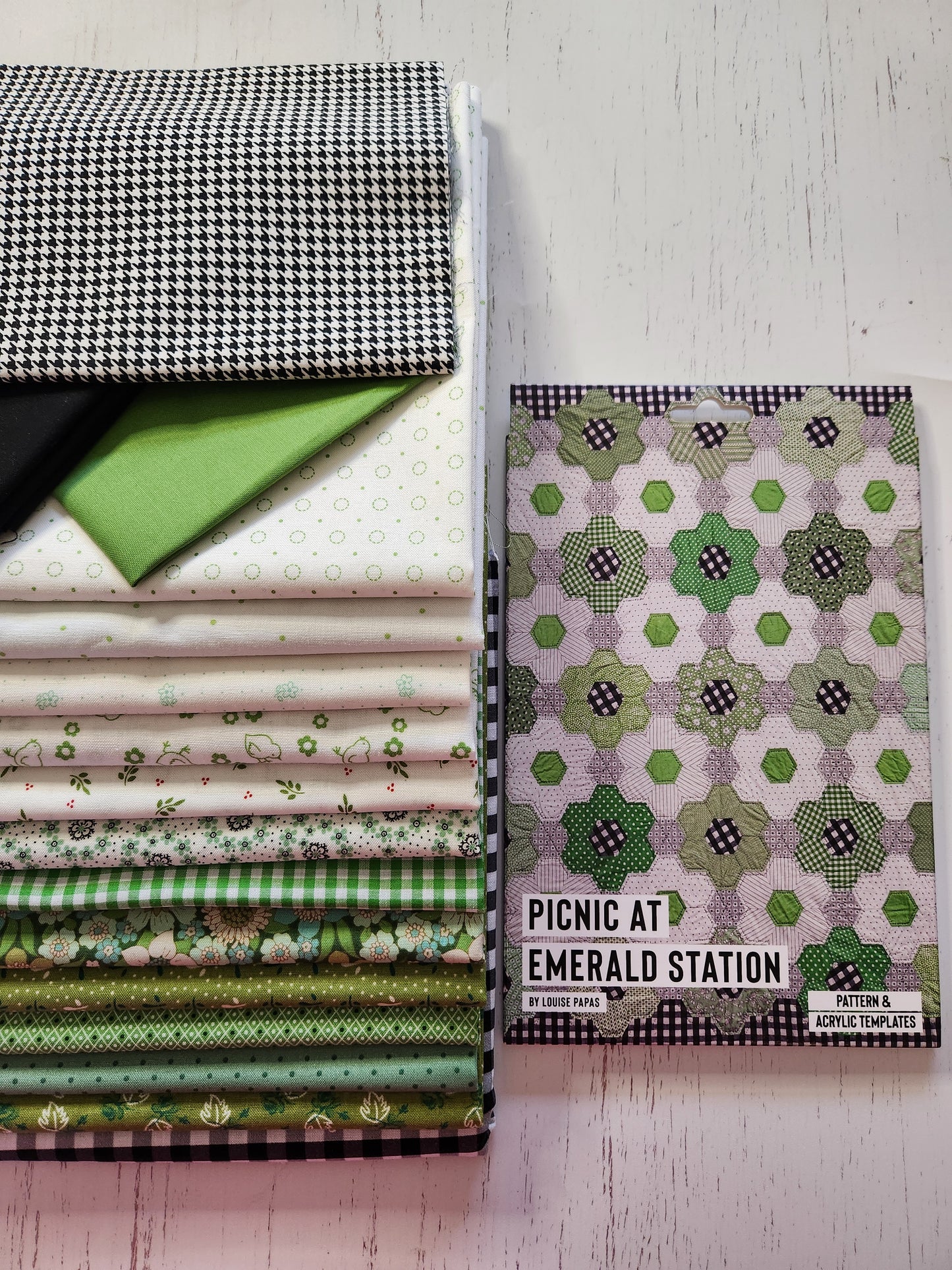 Picnic at Emerald Station by Louise Papas ** Quit KIT **