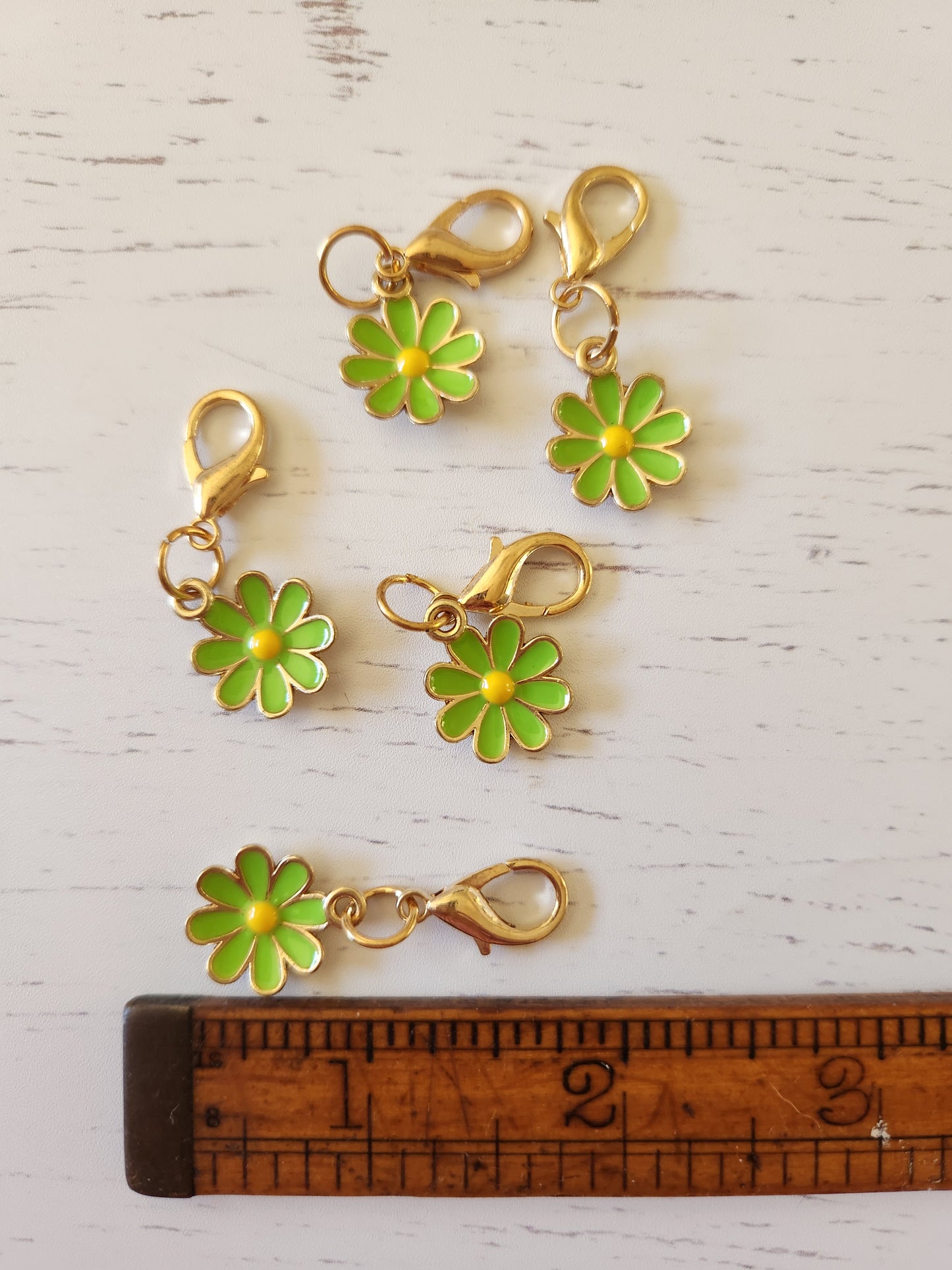 Cute Green Daisy - Zipper Charm