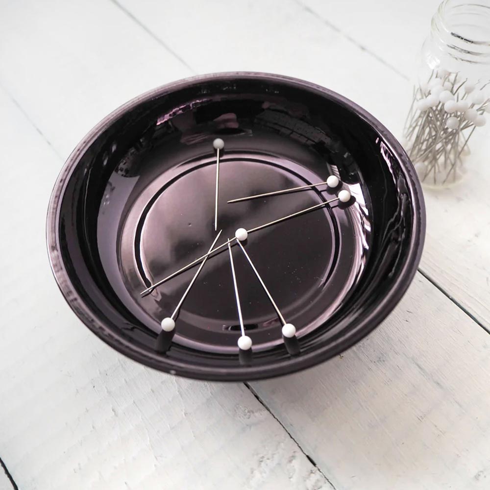 Hemline Gold - Magnetic Pin Dish - Black