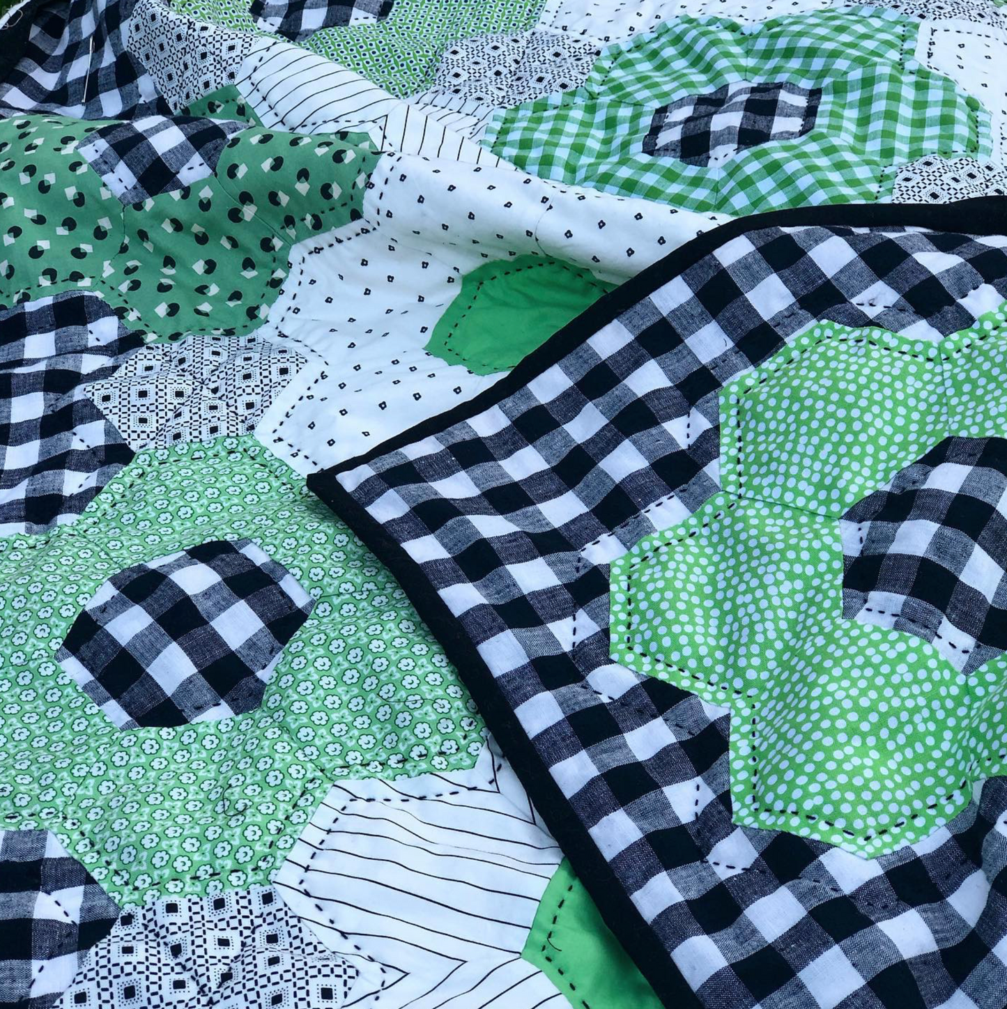 Picnic at Emerald Station by Louise Papas ** Quit KIT **
