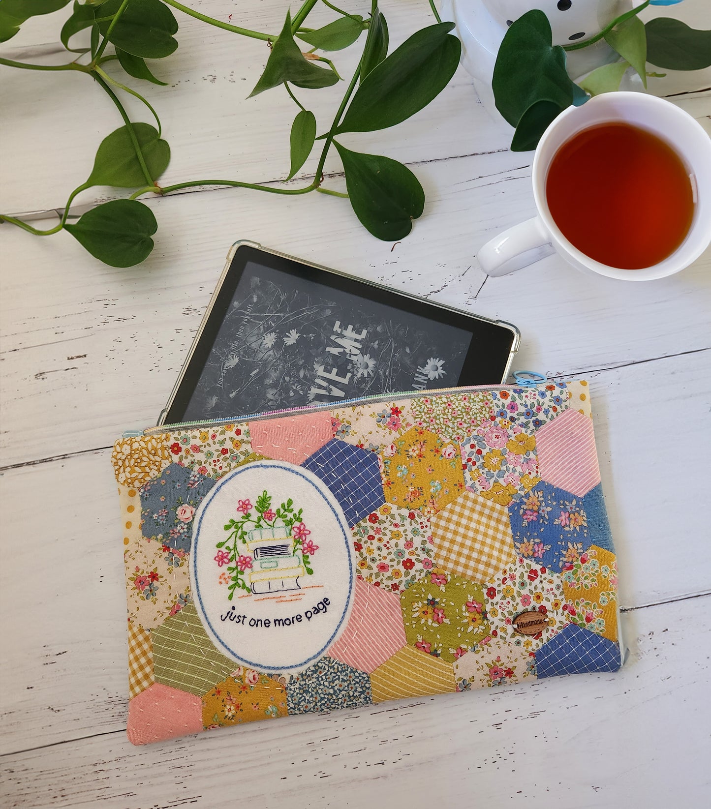 Just One More Page eReader / Pouch by Lilabelle Lane Creations -English Paper Piecing PDF Pattern with SVG for Scan N Cut & Cricut Machines