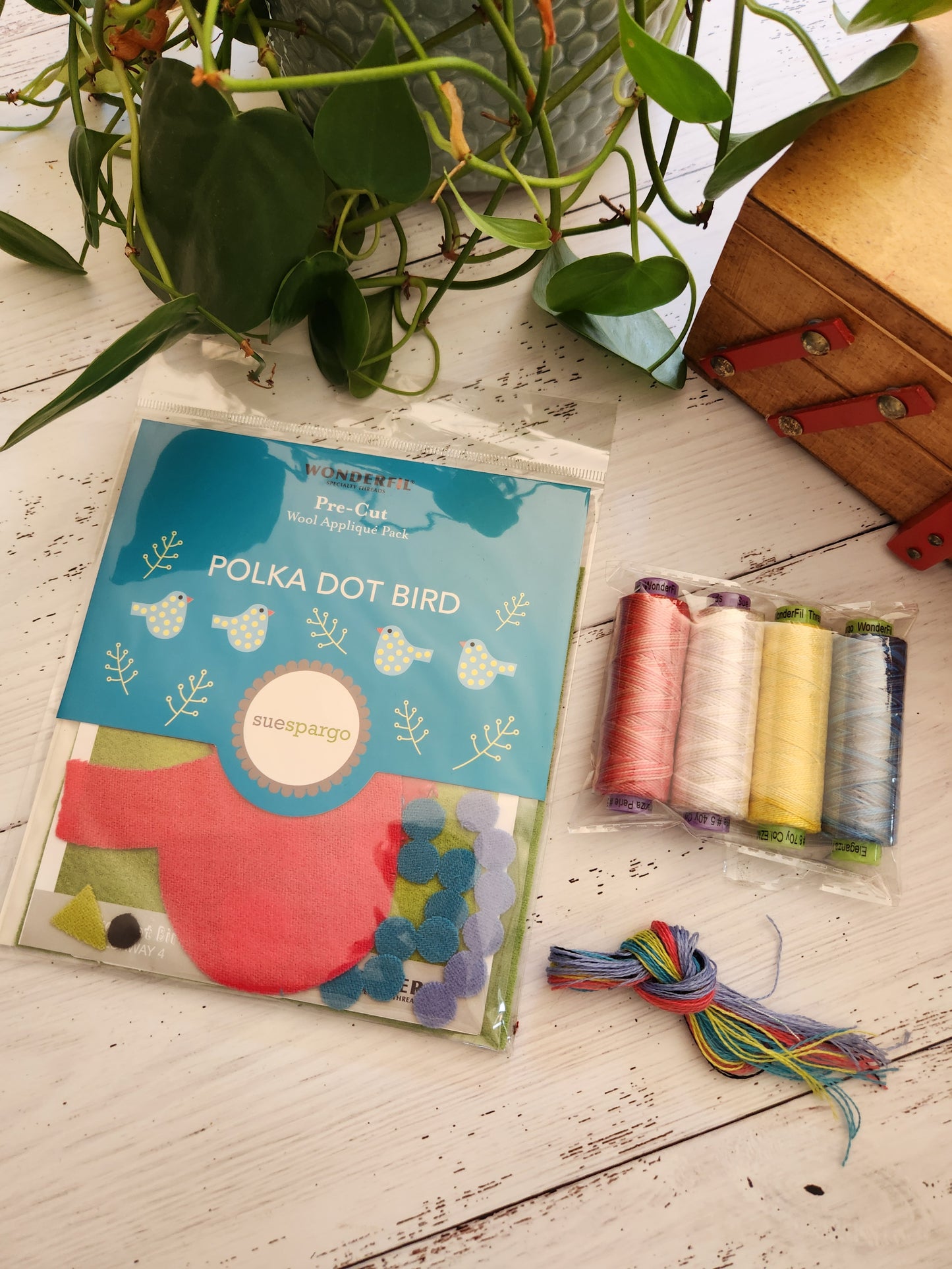 Sue Spargo Pre-cut Wool Appliqué Kit -POLKA DOT BIRD with THREADS