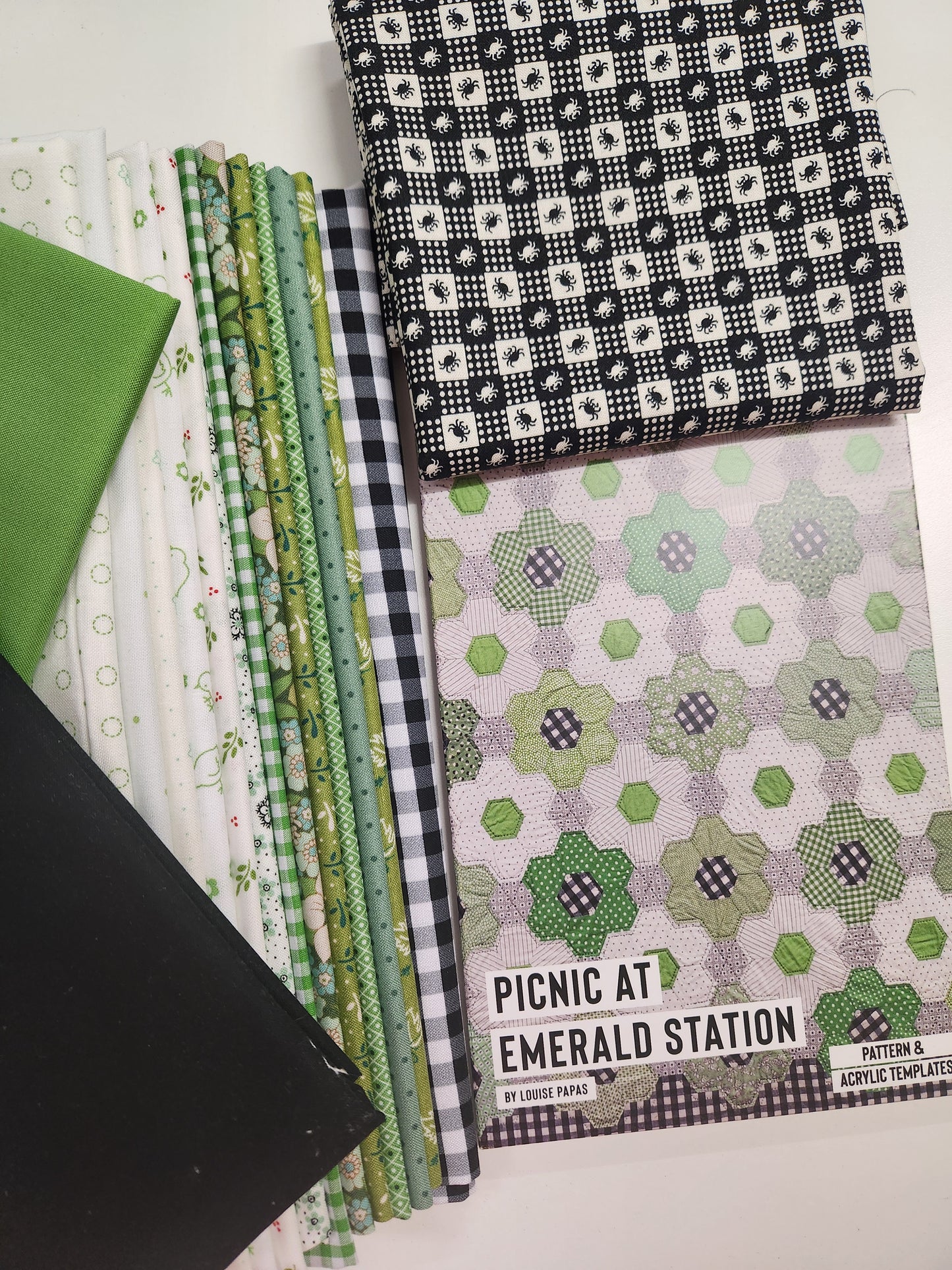 Picnic at Emerald Station by Louise Papas ** Quit KIT **