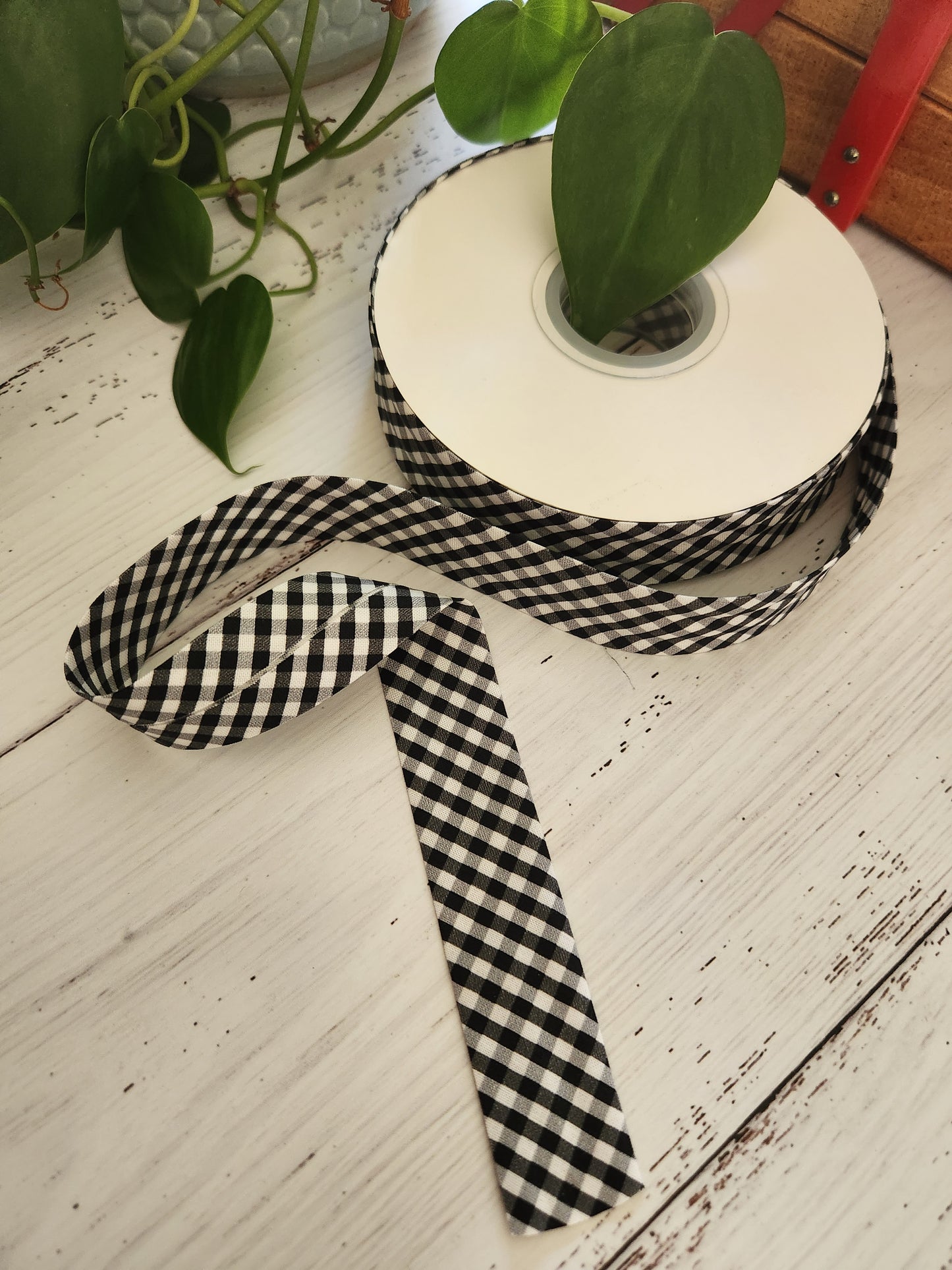 Bias Binding - 1/8 Check in Black - 1" (25mm)