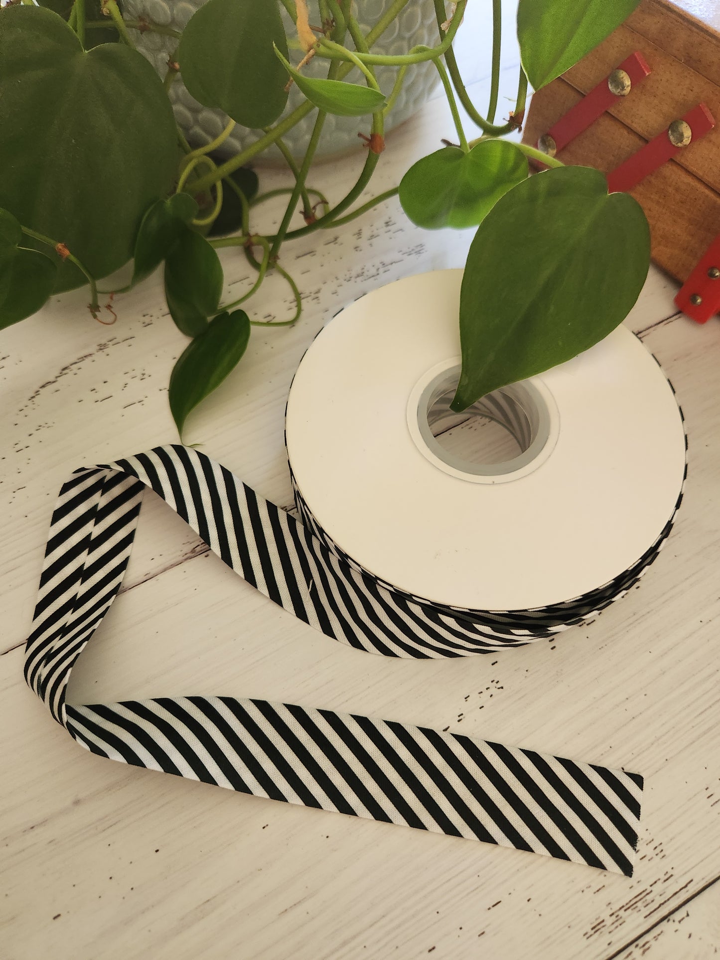 Bias Binding - 1/8 Stripe in Black - 1" (25mm)