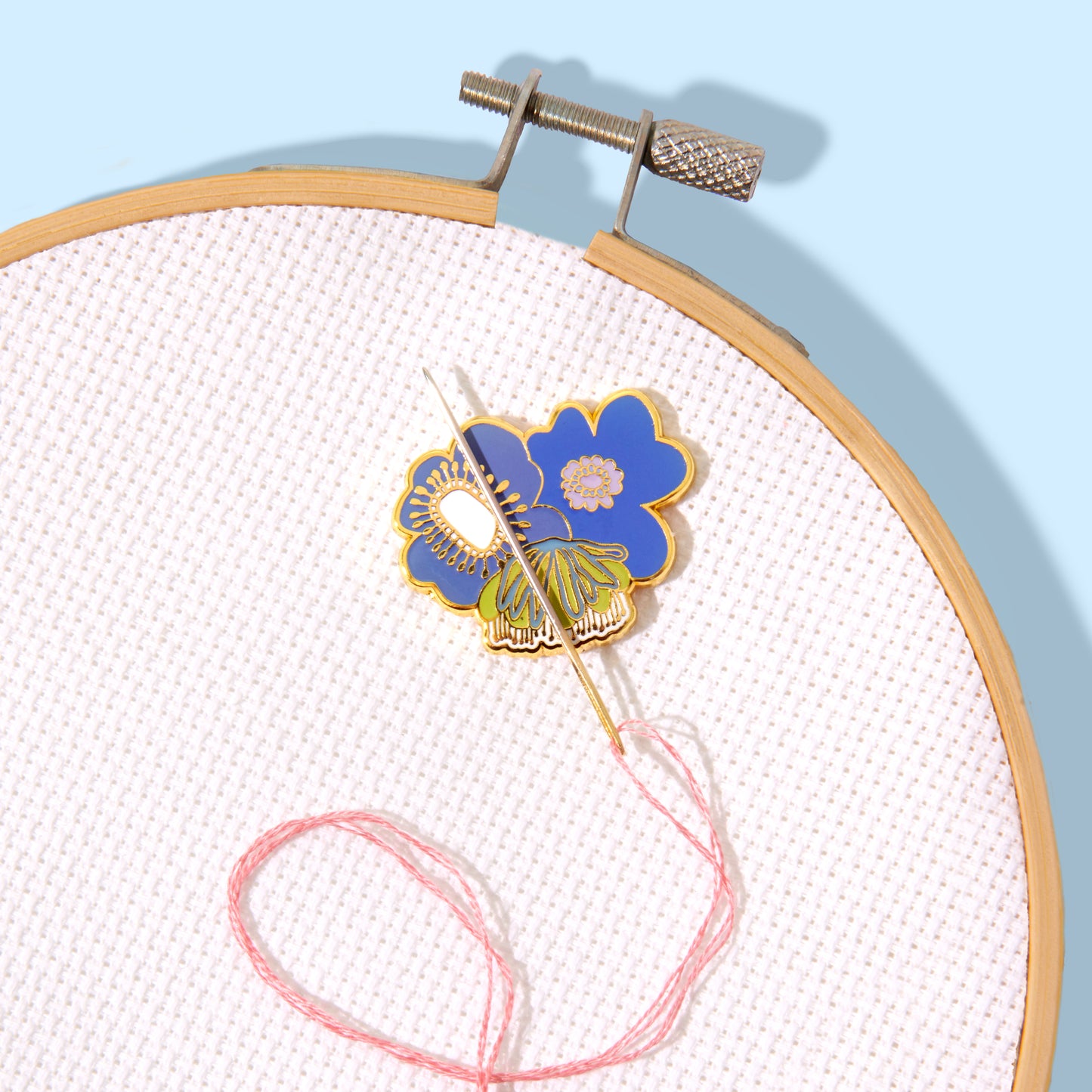 Blooms (Blue) Magnetic Needle Minder - SOHMO
