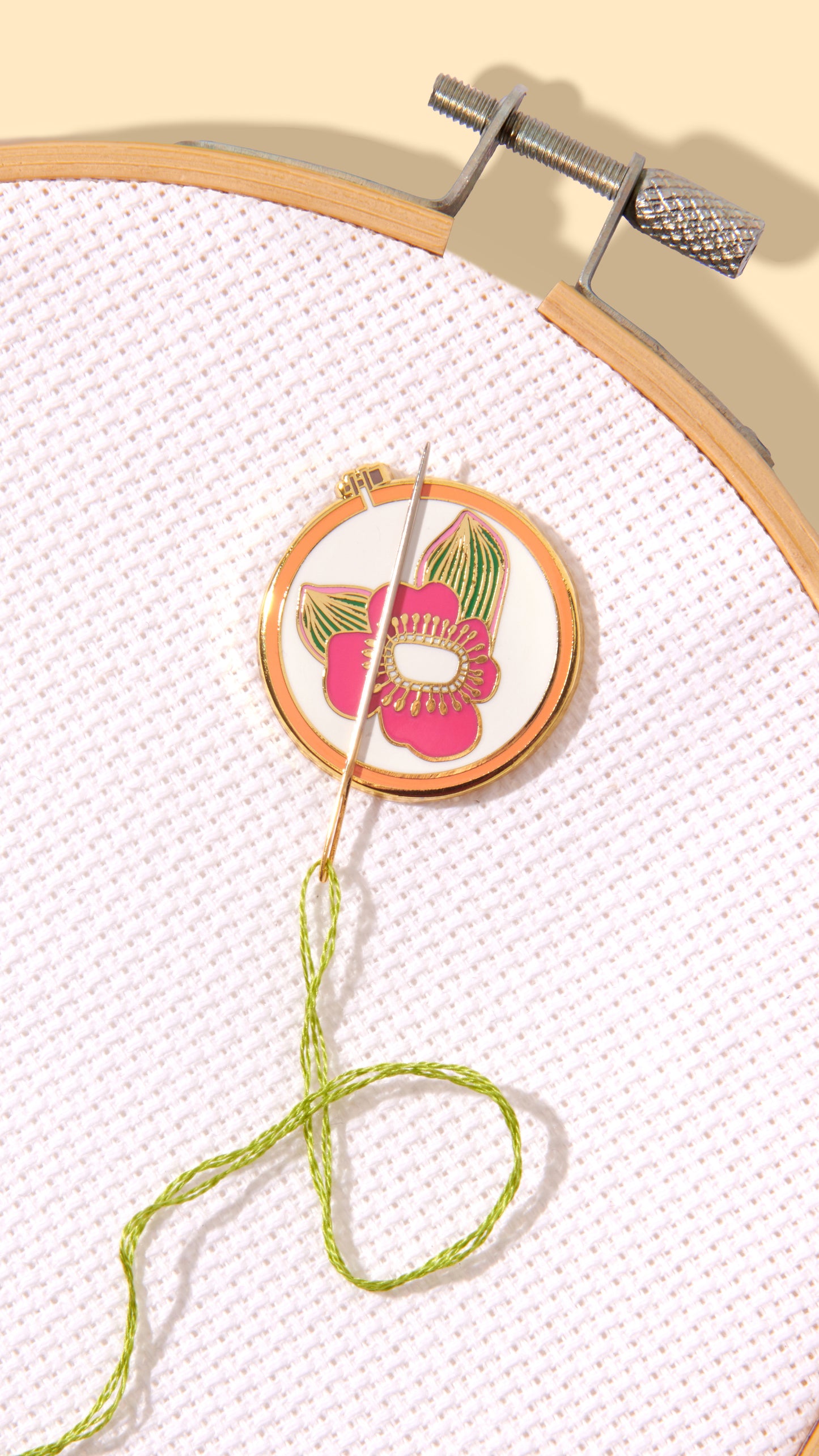 Embroidery Hoop (Pink) Magnetic Needle Minder - SOHMO