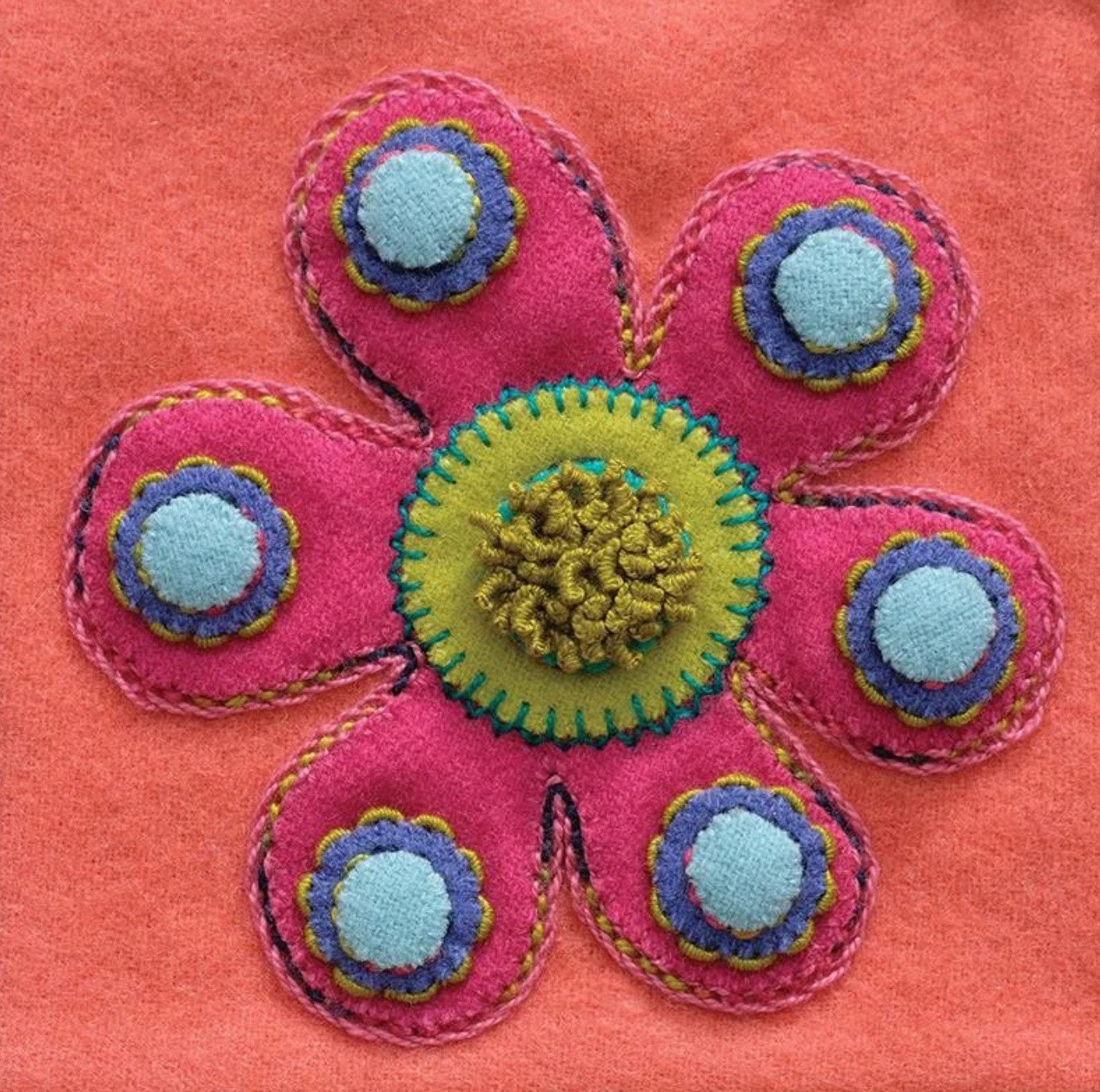 Sue Spargo Pre-cut Wool Appliqué Kit -FLOWER Colourway 1