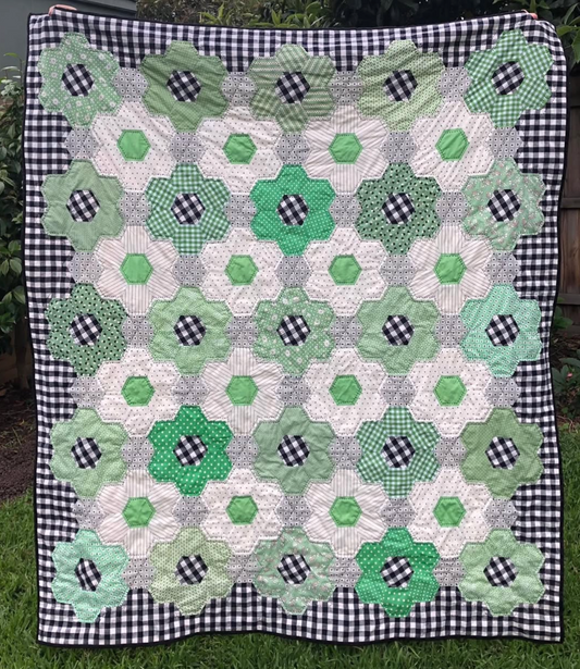 Picnic at Emerald Station by Louise Papas ** Quit KIT **