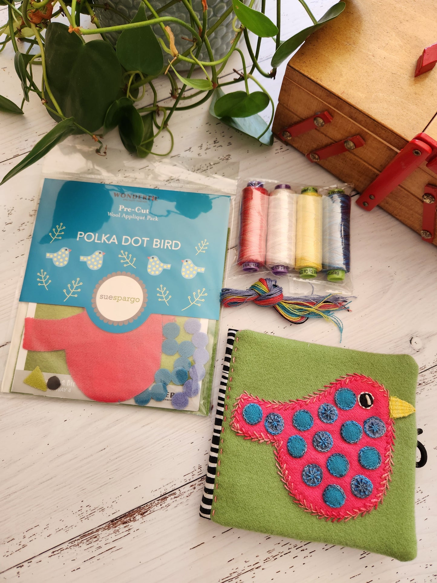 Sue Spargo Pre-cut Wool Appliqué Kit -POLKA DOT BIRD with THREADS
