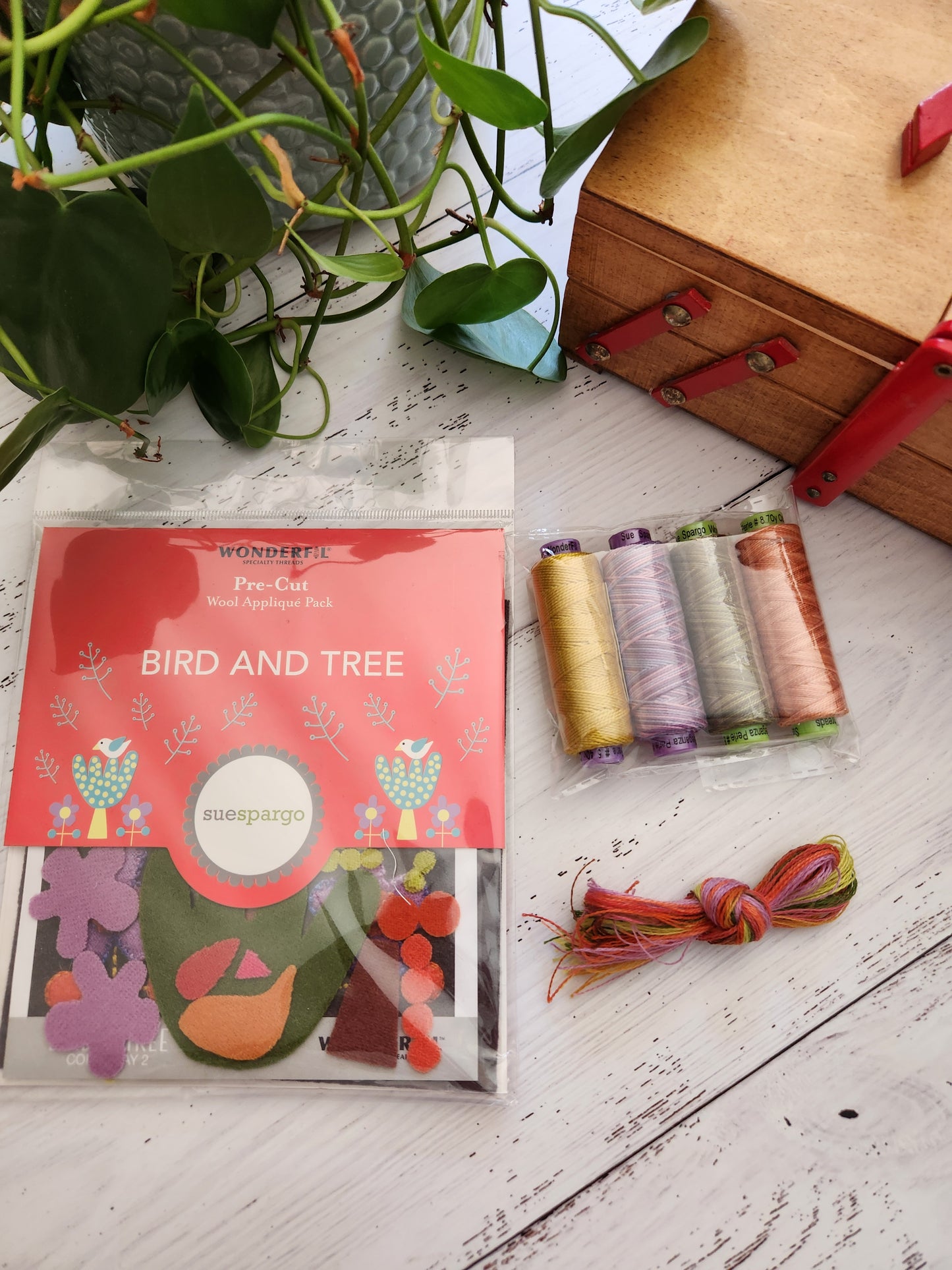 Sue Spargo Pre-cut Wool Appliqué Kit - BIRD AND TREE with THREADS